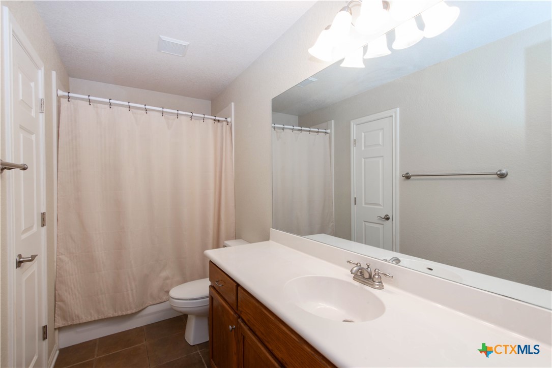 2210 Addax Trail Property Photo 35