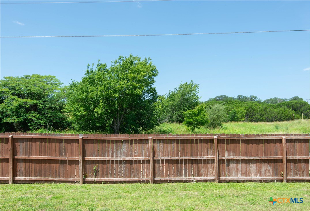 2210 Addax Trail Property Photo 41
