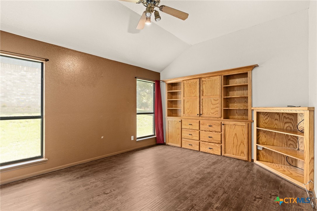 309 W Blancas Drive Property Photo 8