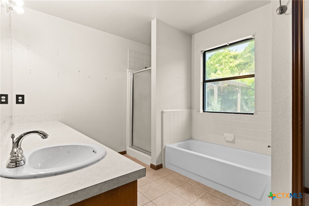 309 W Blancas Drive Property Photo 12