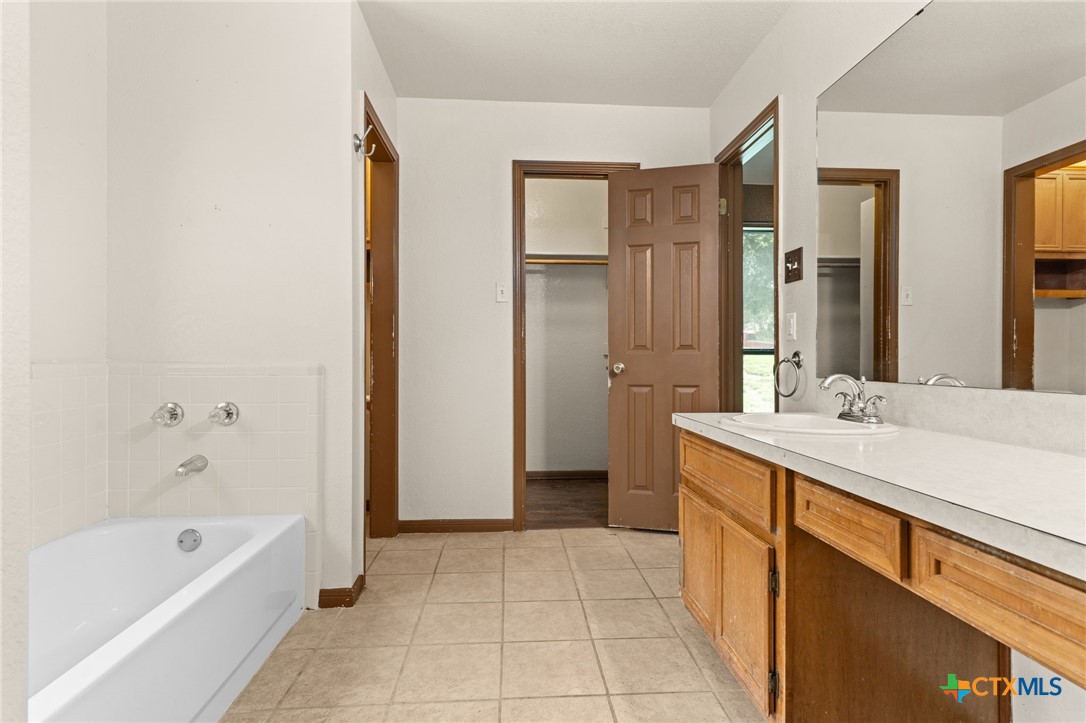 309 W Blancas Drive Property Photo 15
