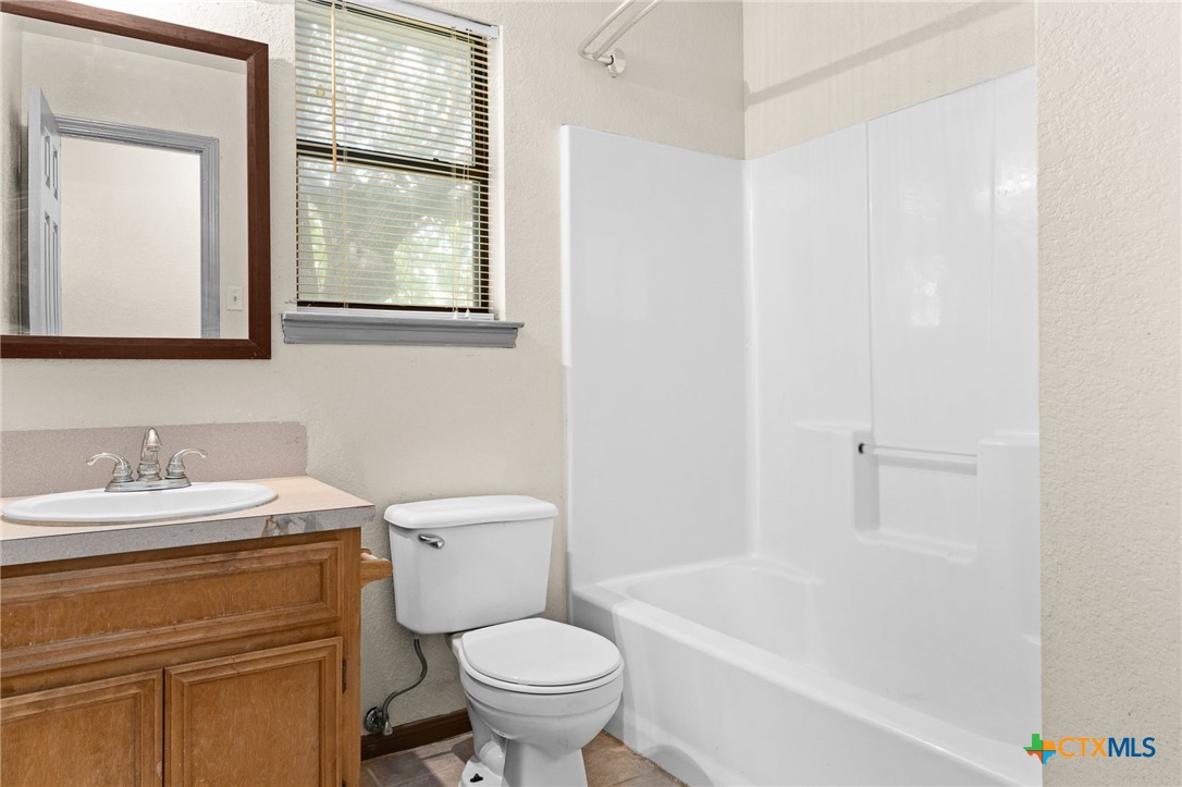 309 W Blancas Drive Property Photo 18