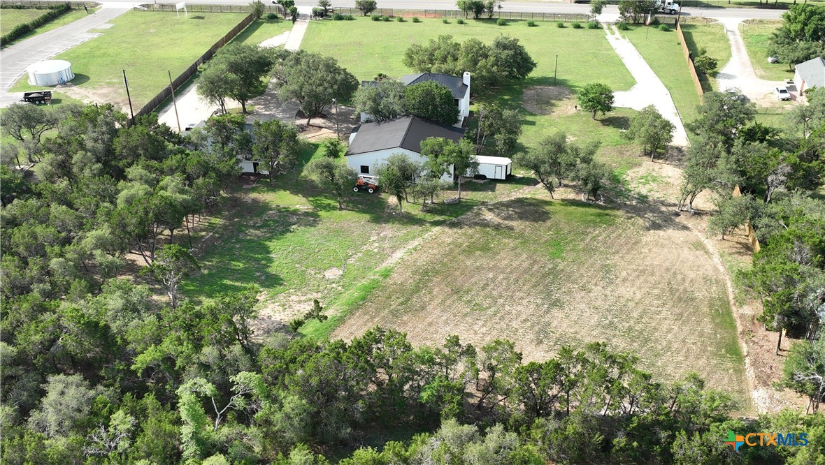 102 County Road 180 Property Photo 4