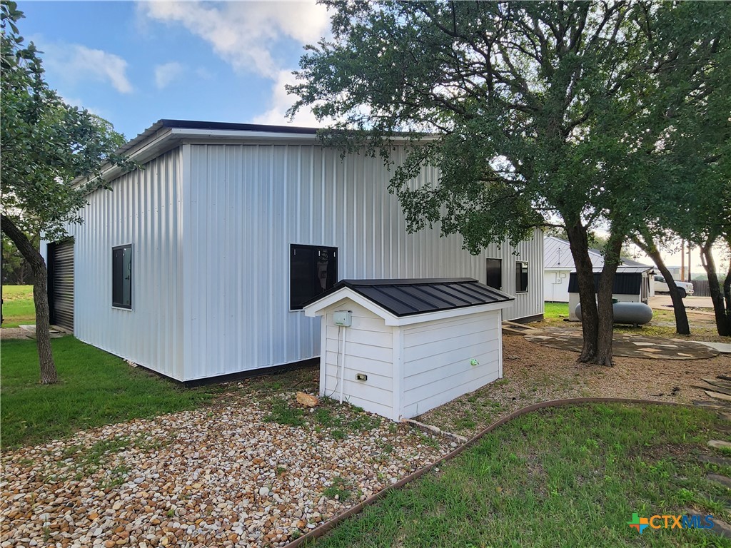 102 County Road 180 Property Photo 12