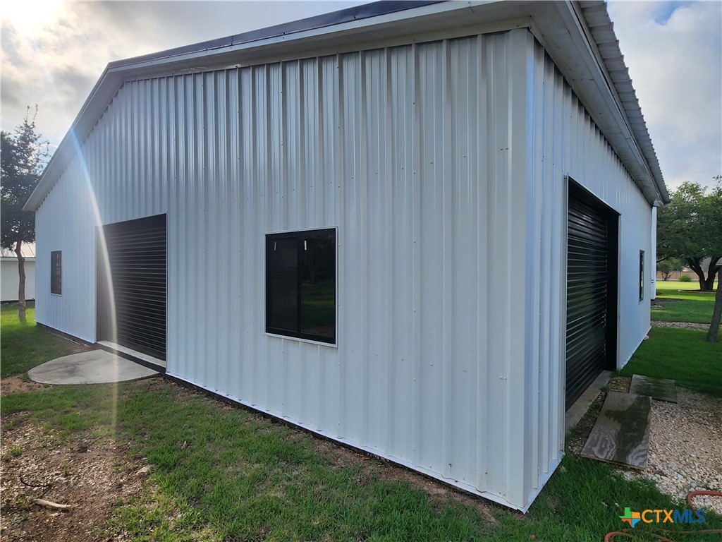 102 County Road 180 Property Photo 17