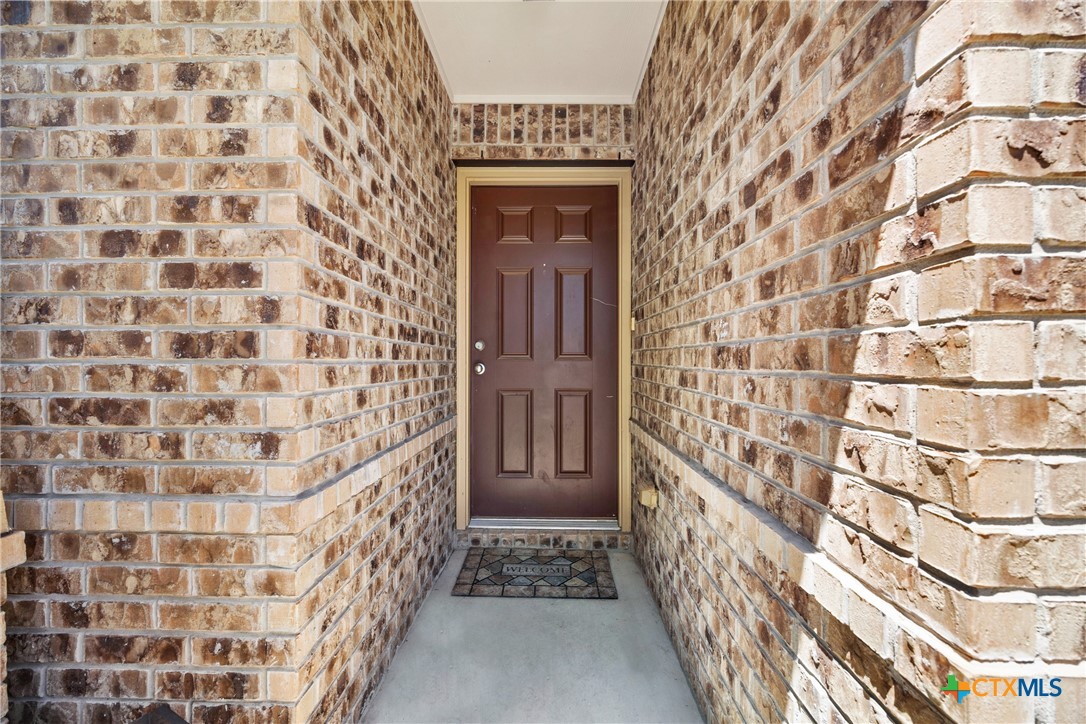 9207 Sandyford Court Property Photo 4