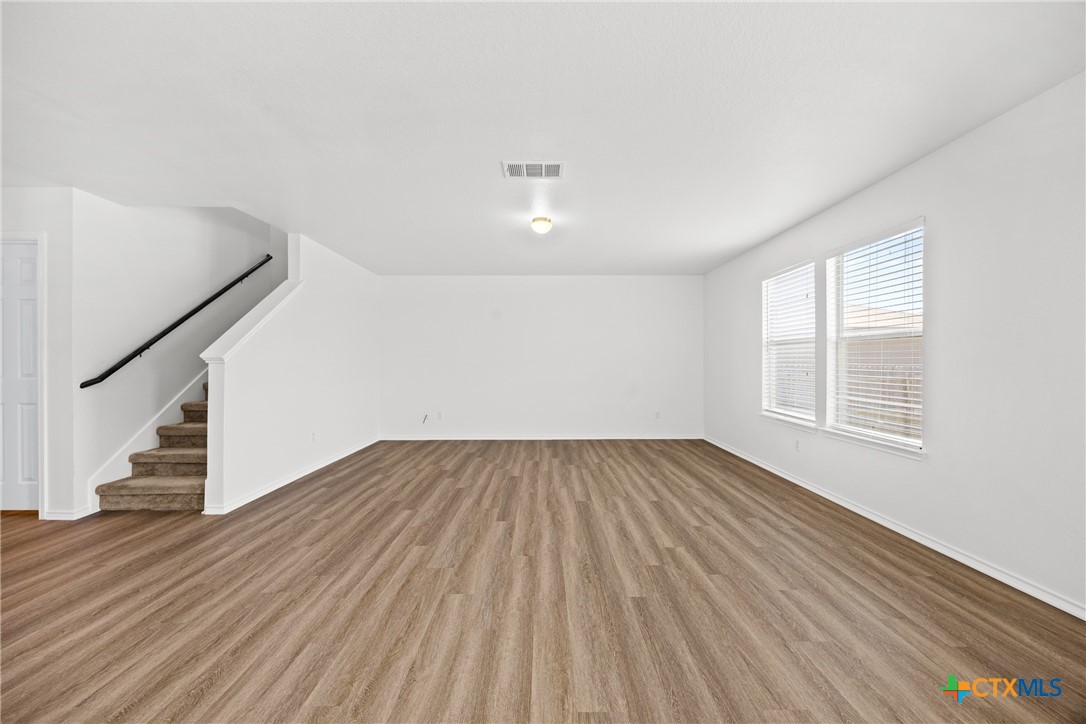 9207 Sandyford Court Property Photo 6