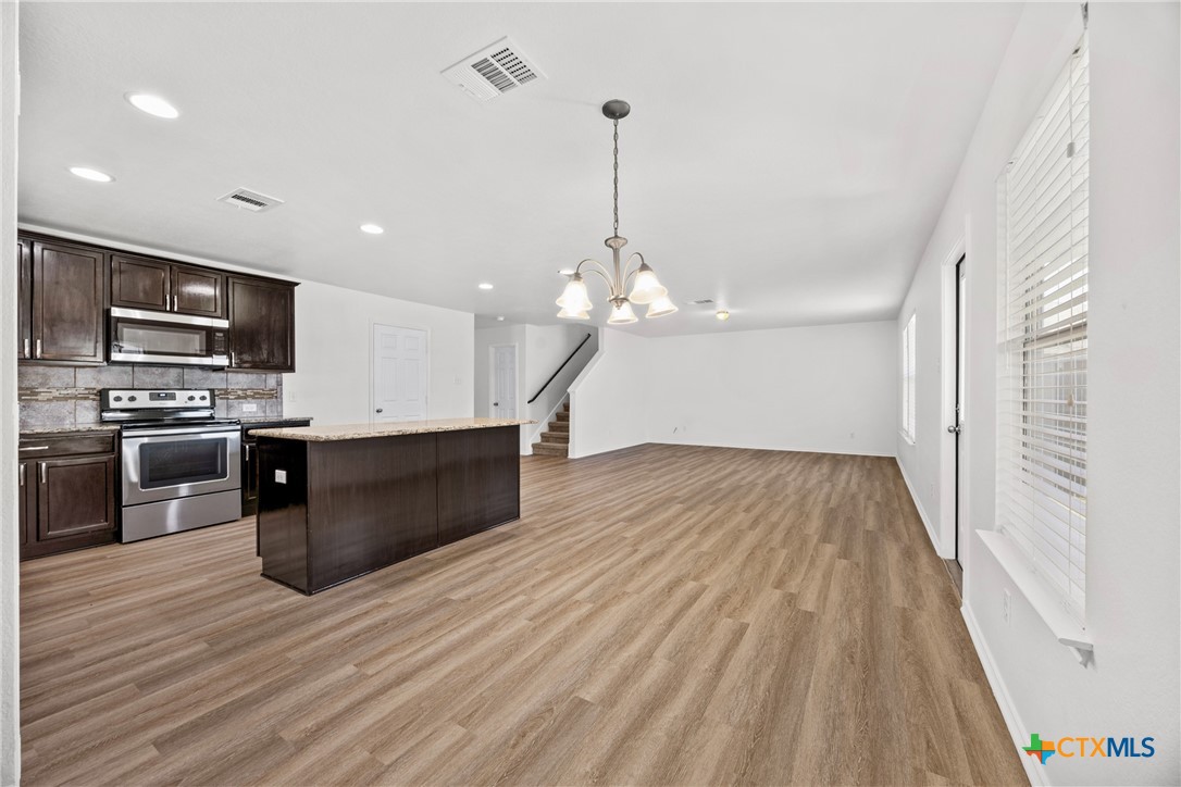 9207 Sandyford Court Property Photo 12