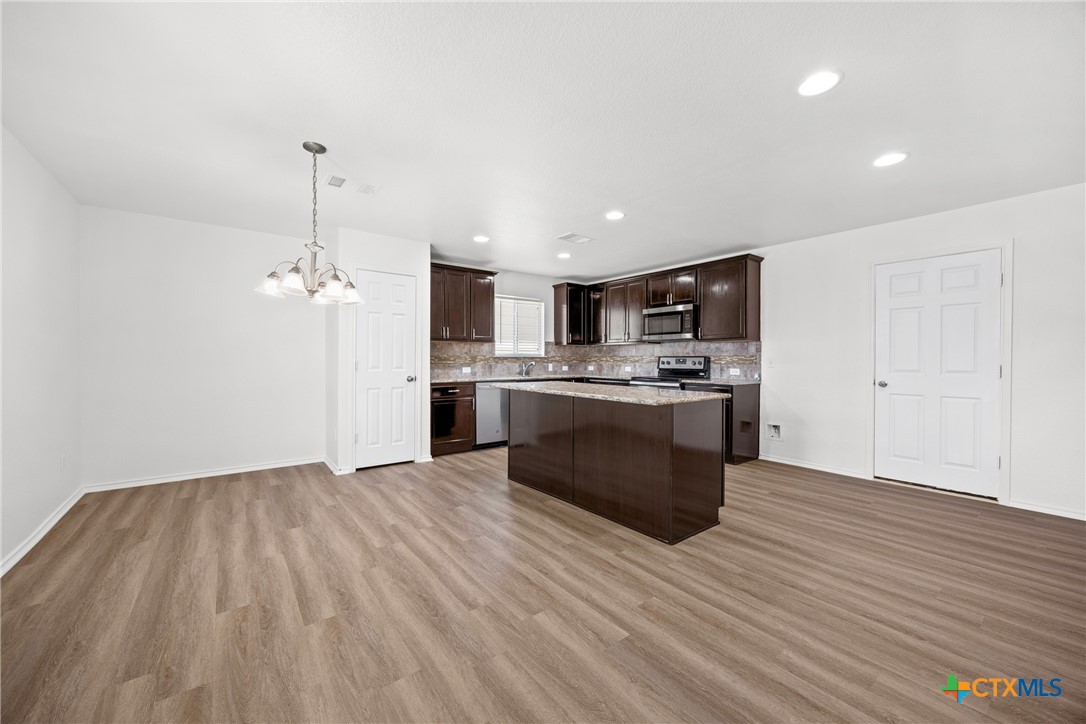 9207 Sandyford Court Property Photo 14
