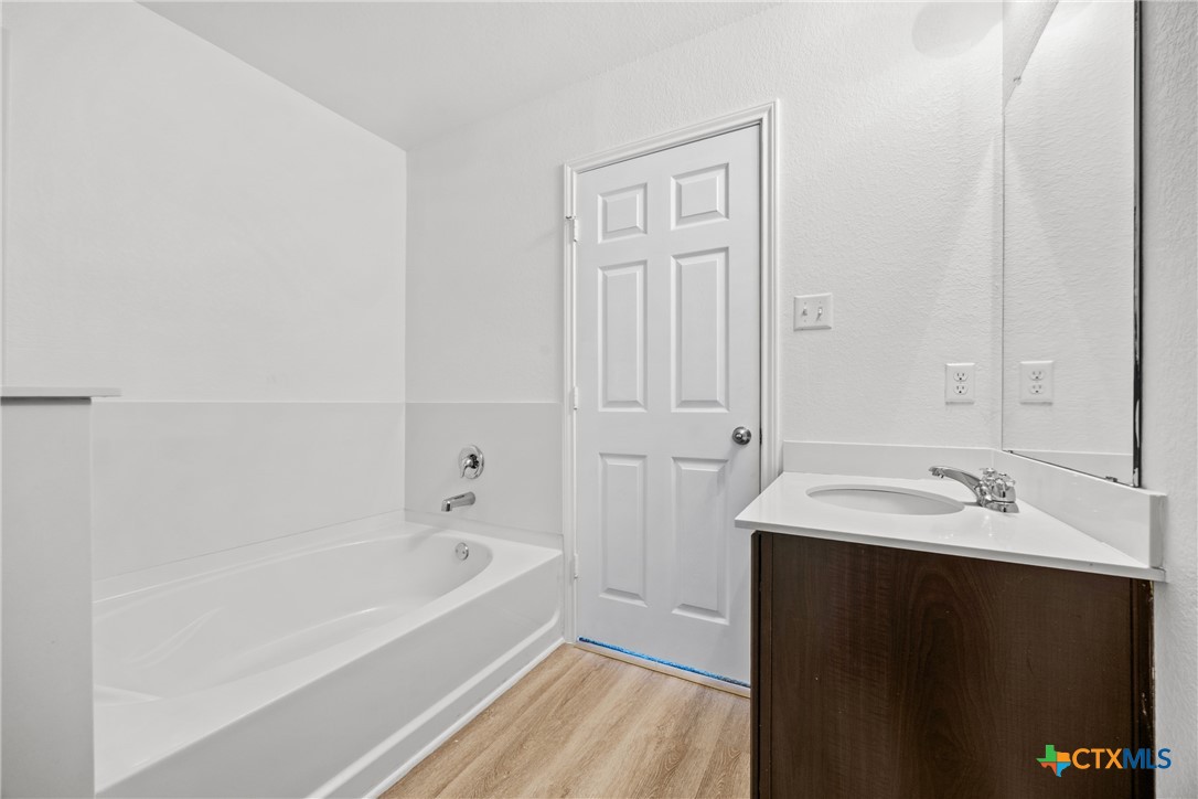 9207 Sandyford Court Property Photo 27