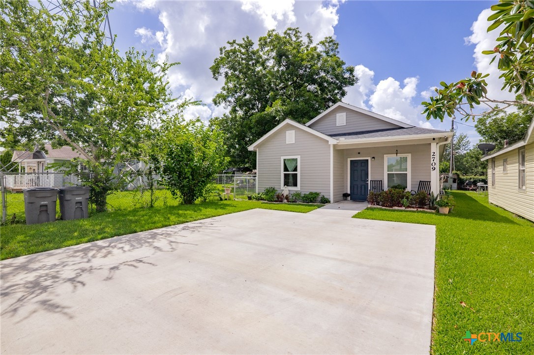 2709 Odem Street Property Photo 4