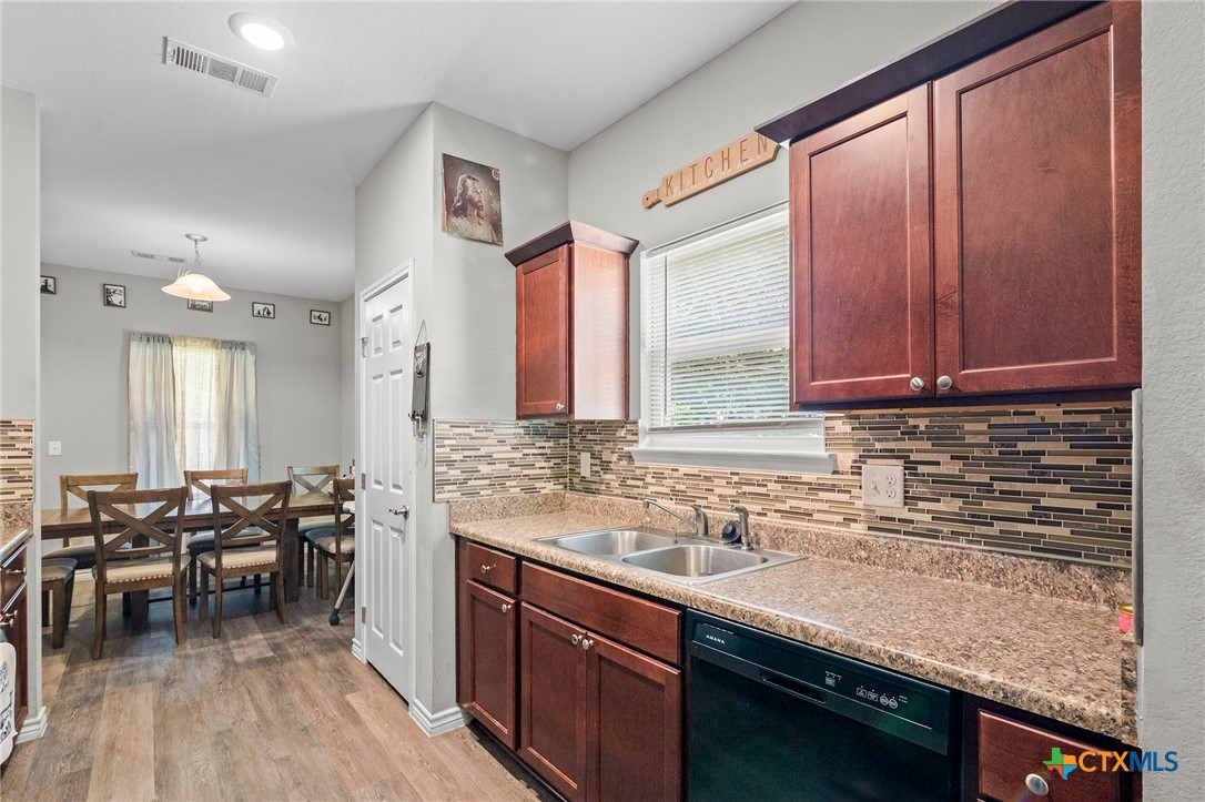 2709 Odem Street Property Photo 13
