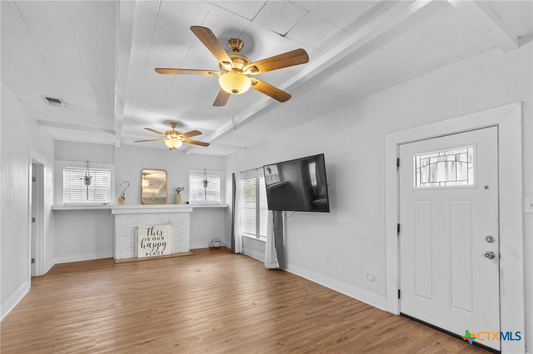 905 N Navarro Street Property Photo 9