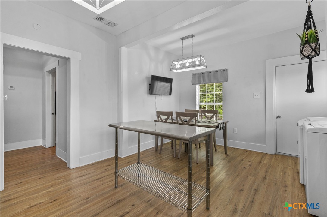 905 N Navarro Street Property Photo 21