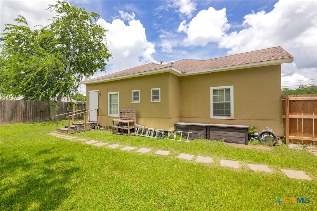 905 N Navarro Street Property Photo 27