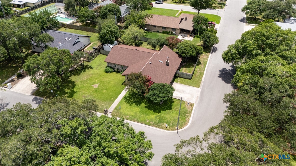 221 W Tanglewood Drive Property Photo 40