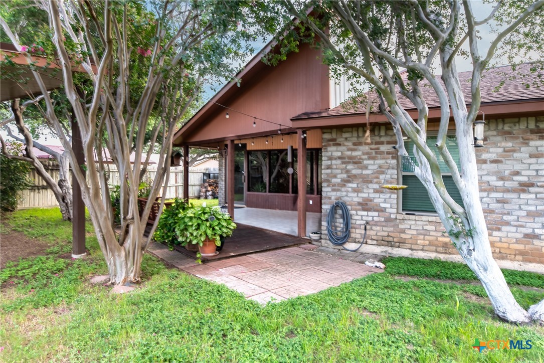 221 W Tanglewood Drive Property Photo 45