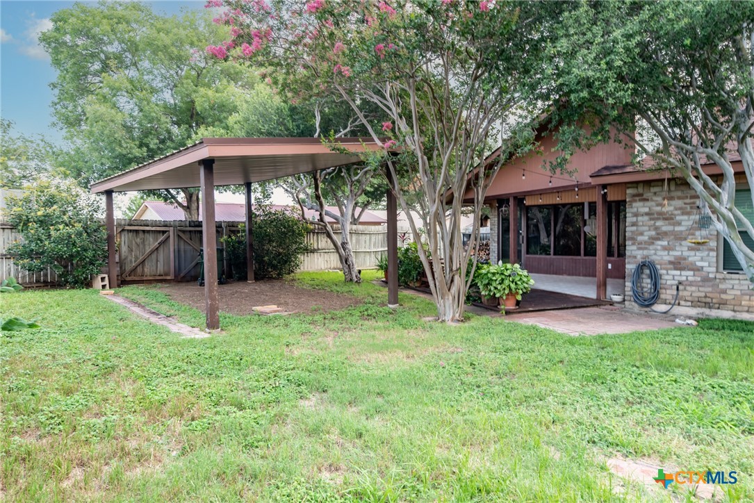 221 W Tanglewood Drive Property Photo 46