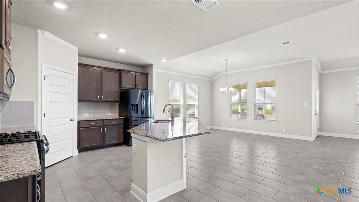 520 Minerals Way Property Photo 11