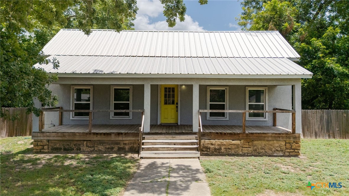 607 S Main St Property Photo