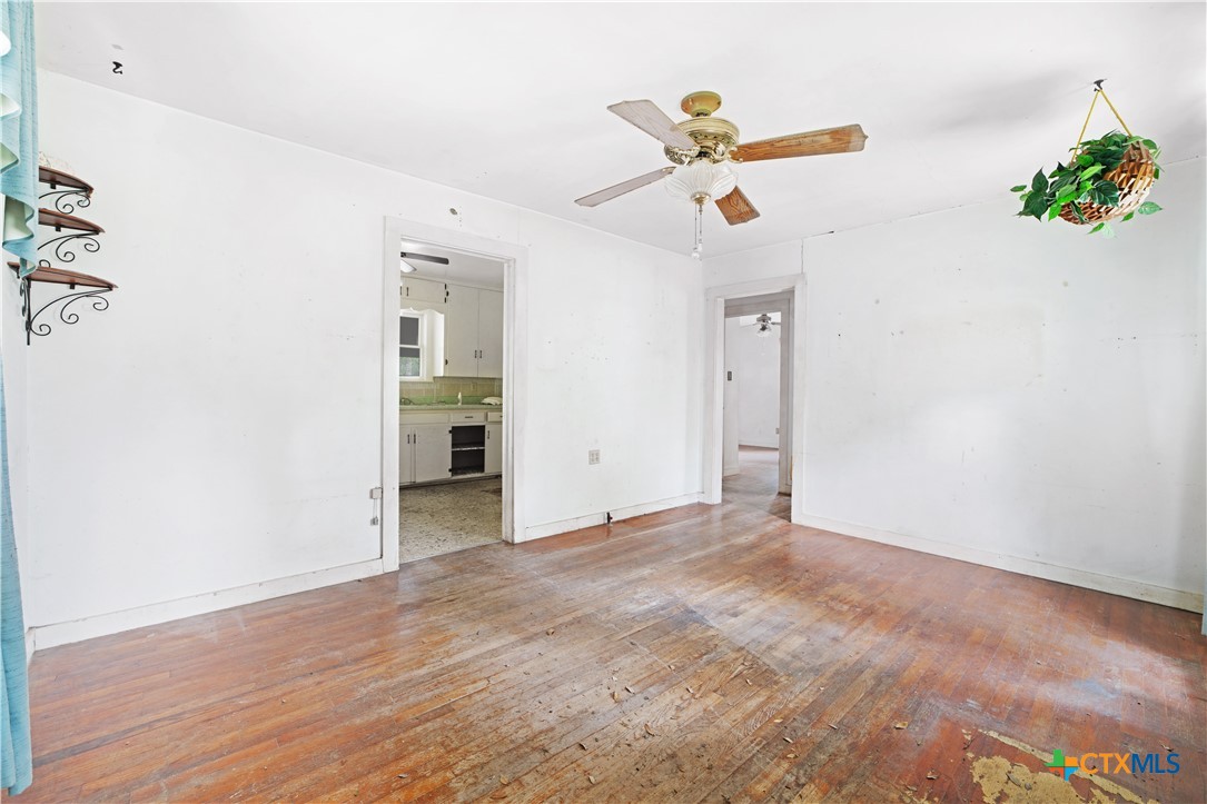 2021 Chinaberry Lane Property Photo 4