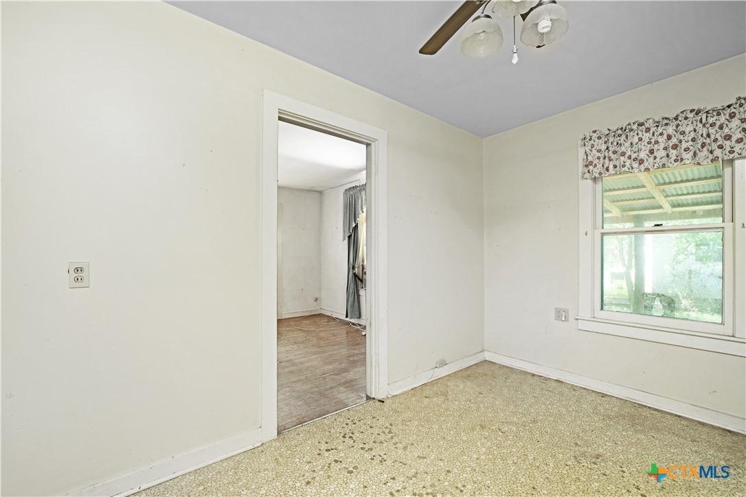 2021 Chinaberry Lane Property Photo 6