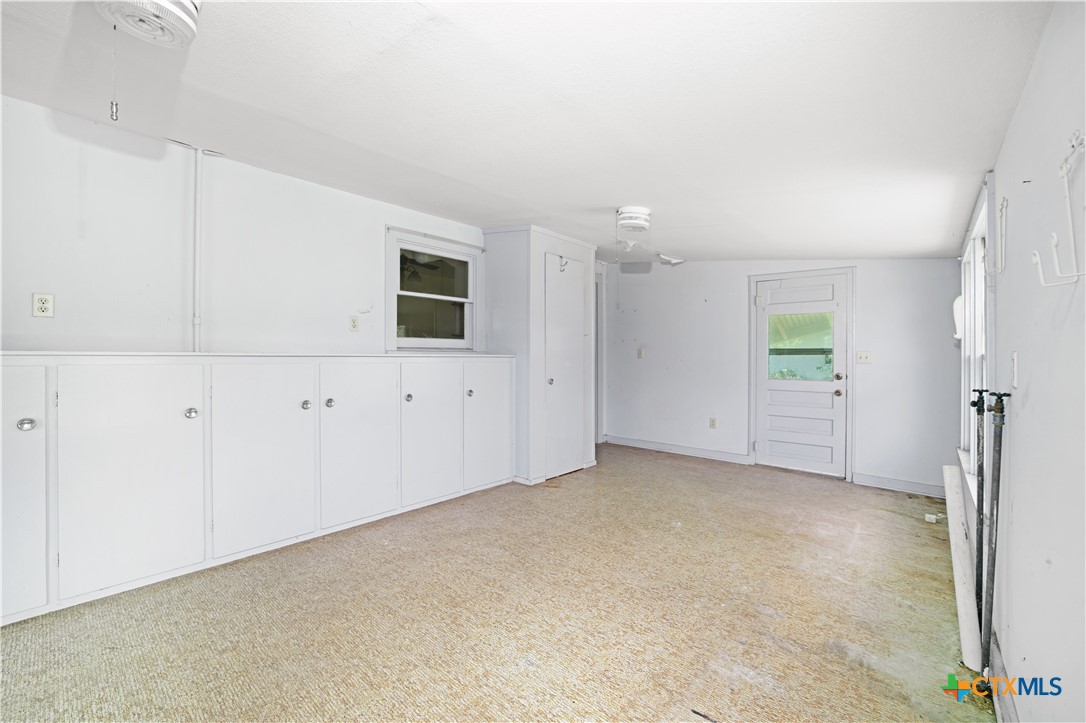 2021 Chinaberry Lane Property Photo 8