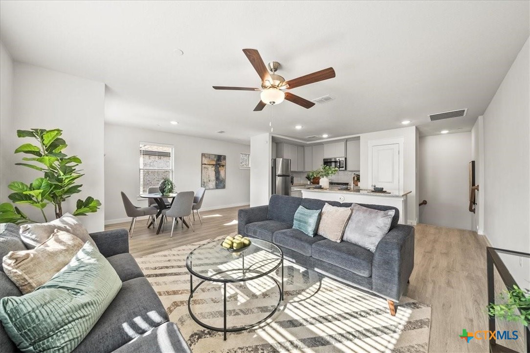 3039 Tenor Way Property Photo 2