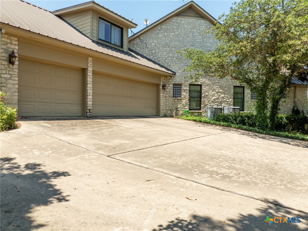 840 Winding Trail Property Photo 9
