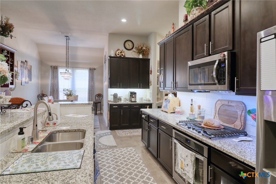 21323 Crested Valley Drive Property Photo 9