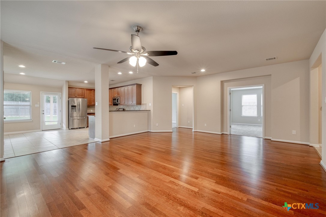 7400 Longford Trail Property Photo 4