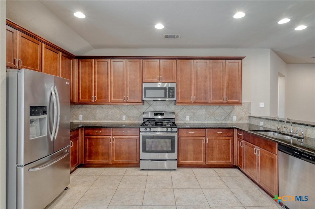7400 Longford Trail Property Photo 9