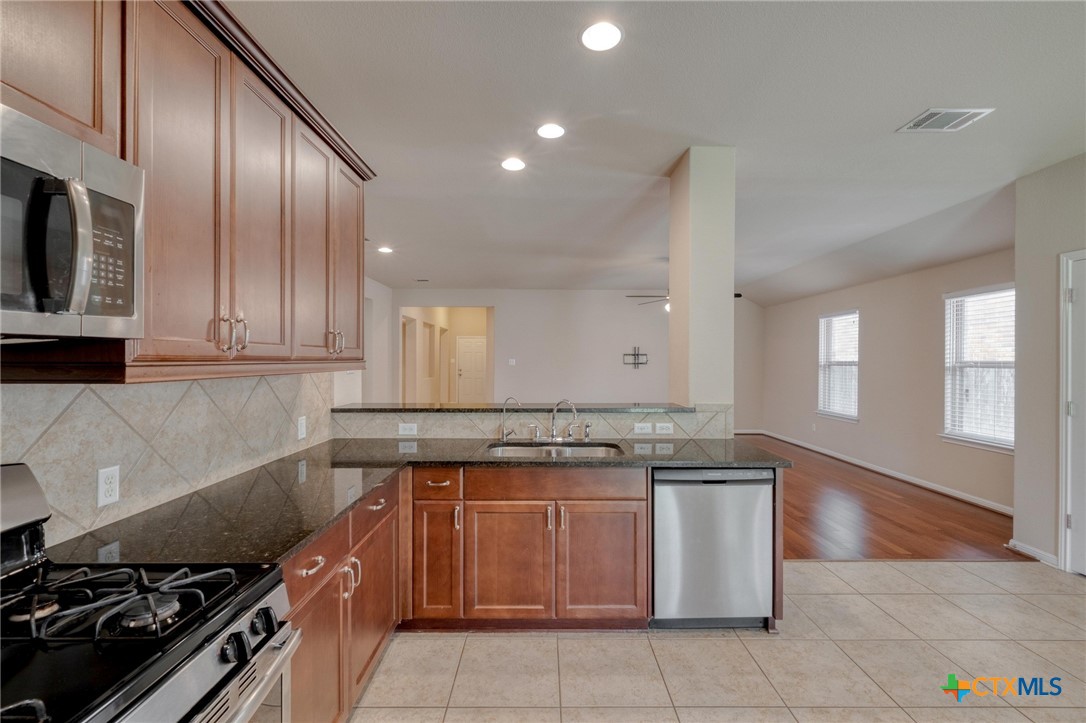 7400 Longford Trail Property Photo 10
