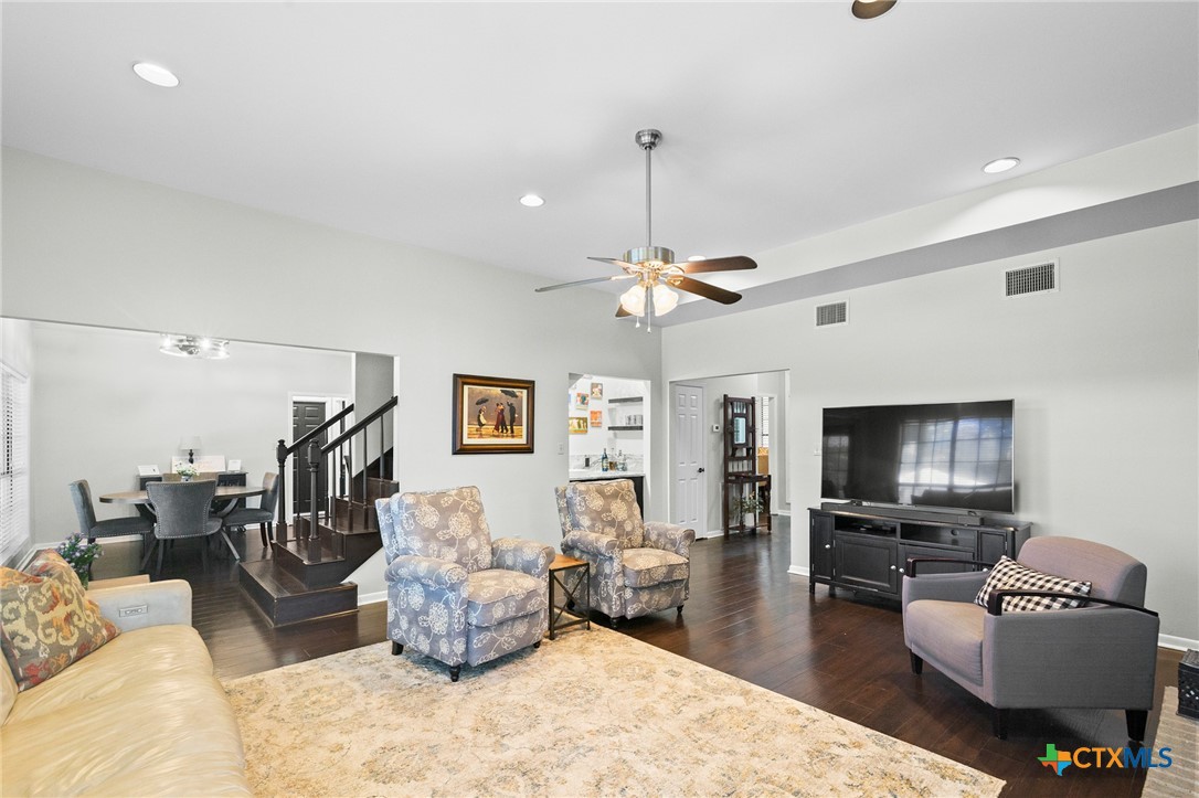 504 Masters Drive Property Photo 5