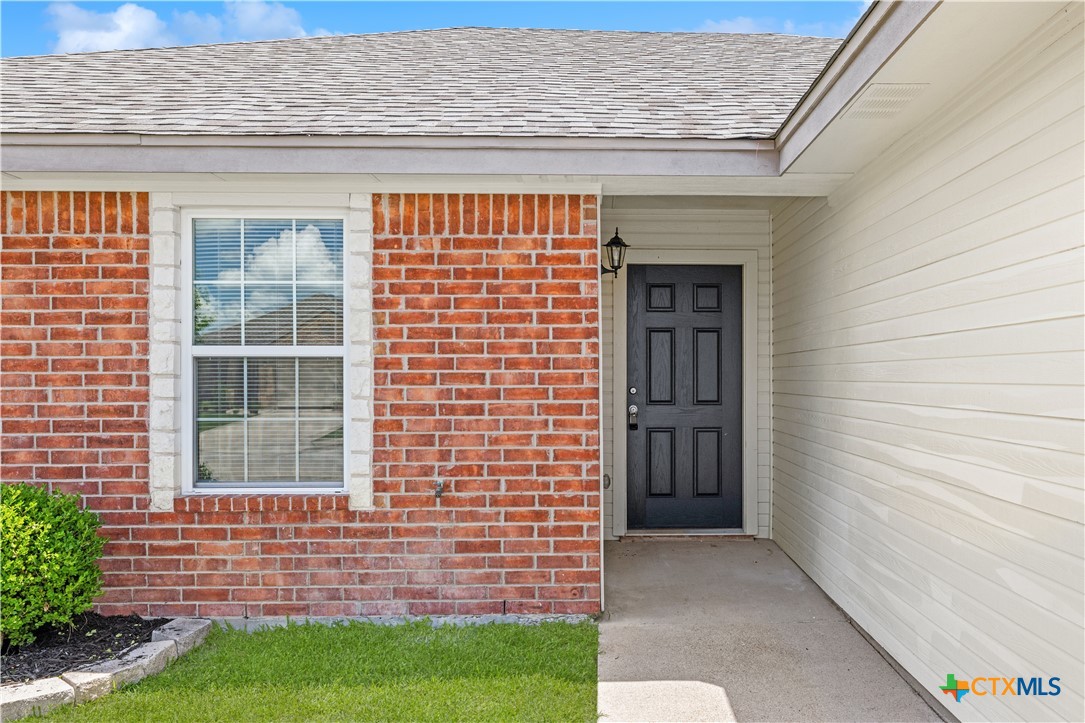 503 Chrislyn Street Property Photo 2