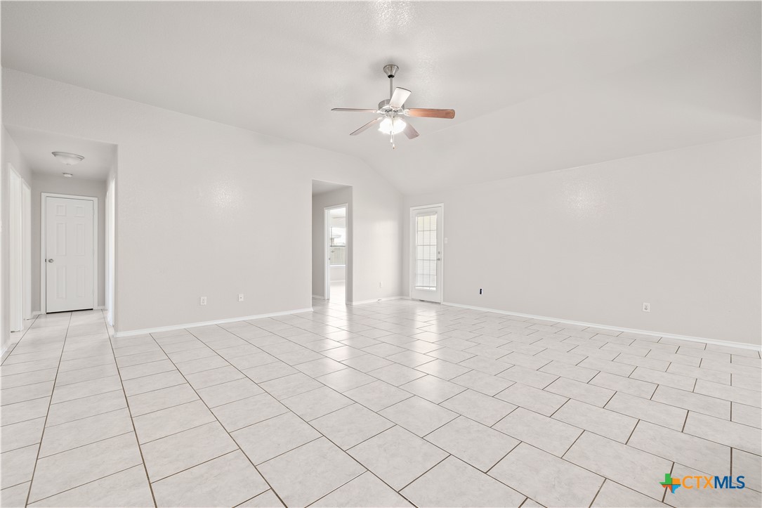 503 Chrislyn Street Property Photo 3