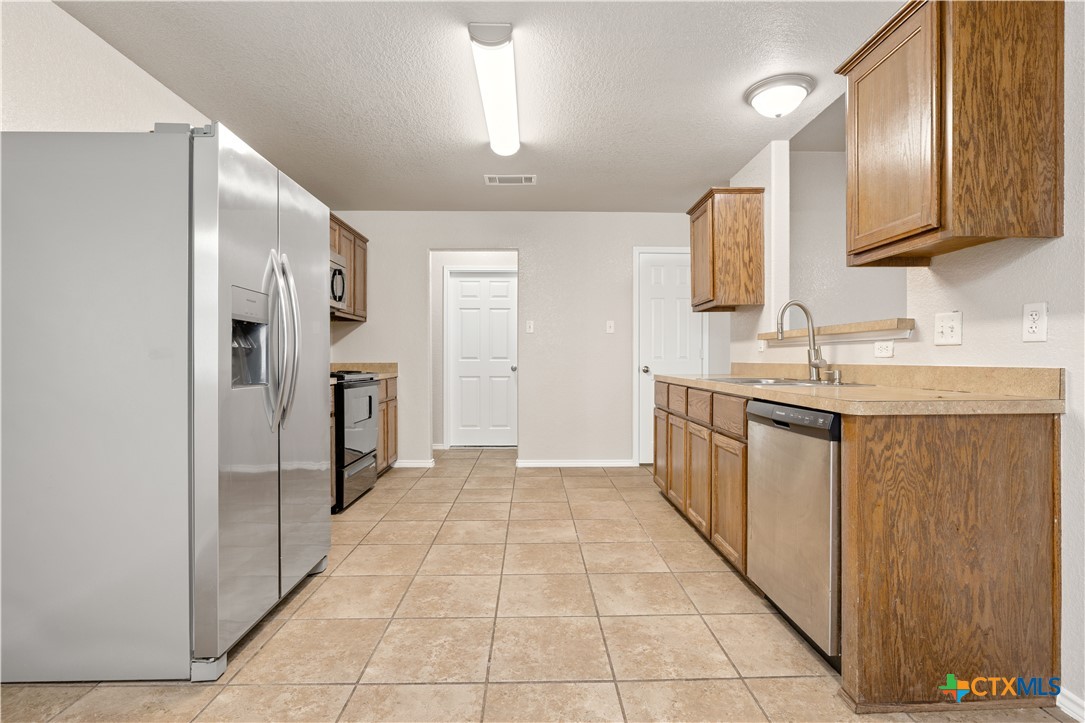 503 Chrislyn Street Property Photo 7