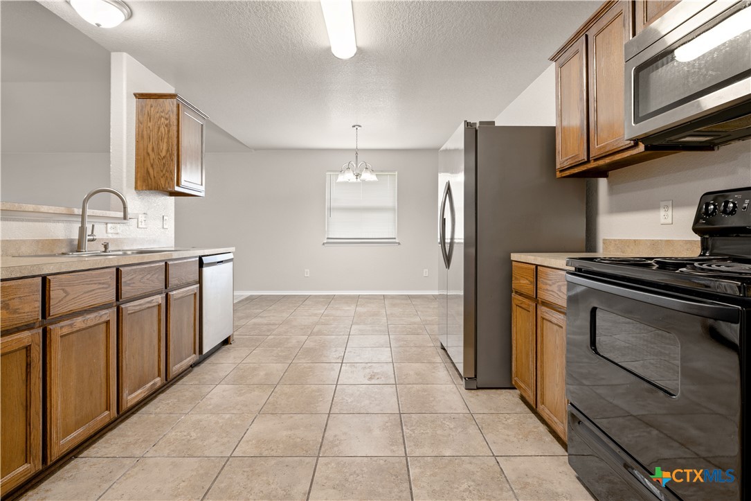 503 Chrislyn Street Property Photo 12