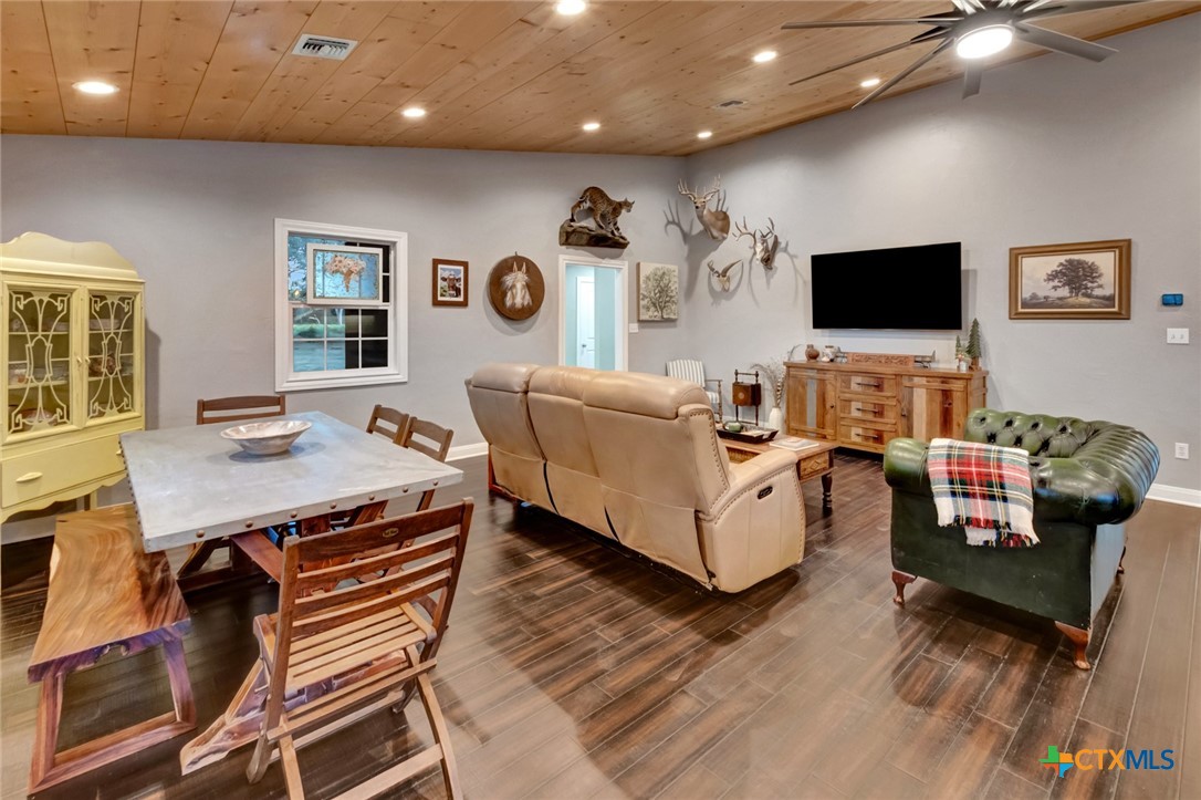 2133 County Road 125 Property Photo 4