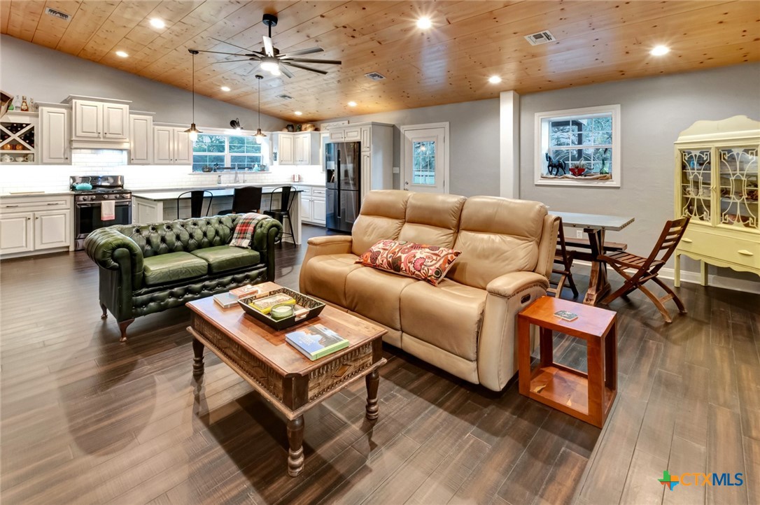 2133 County Road 125 Property Photo 6