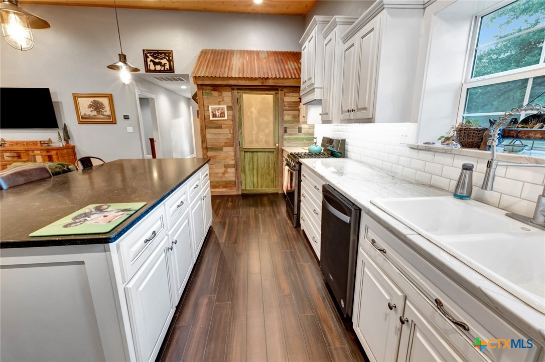 2133 County Road 125 Property Photo 8