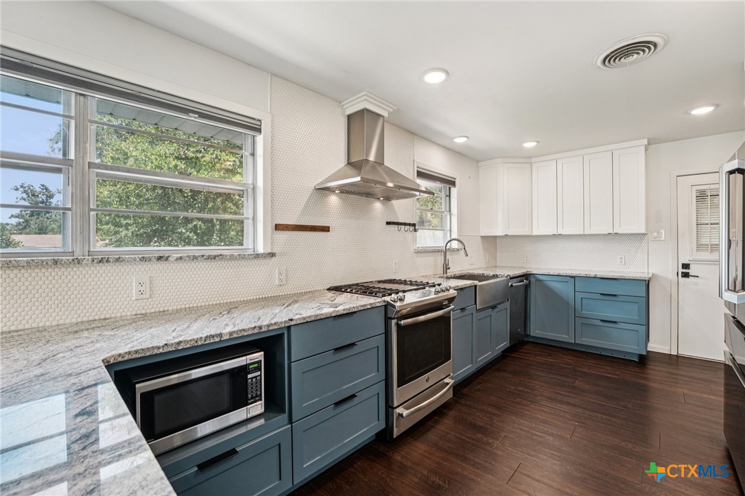 3806 Las Cienega Boulevard Property Photo 10
