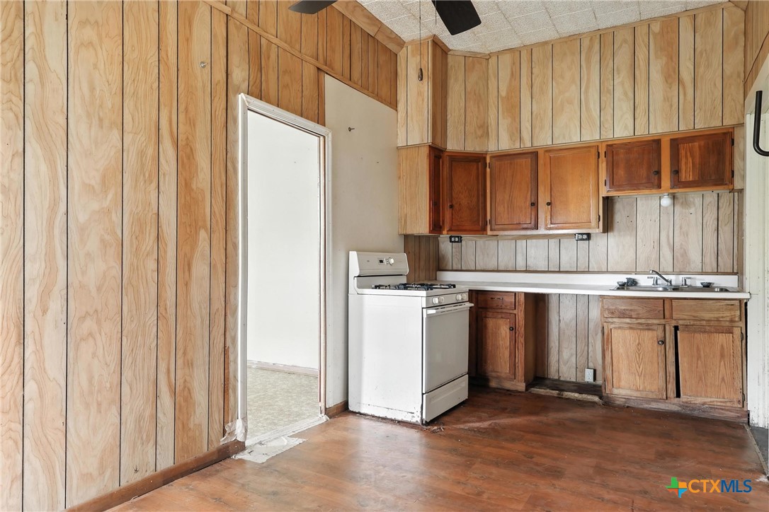 312 W Courthouse Street Property Photo 8