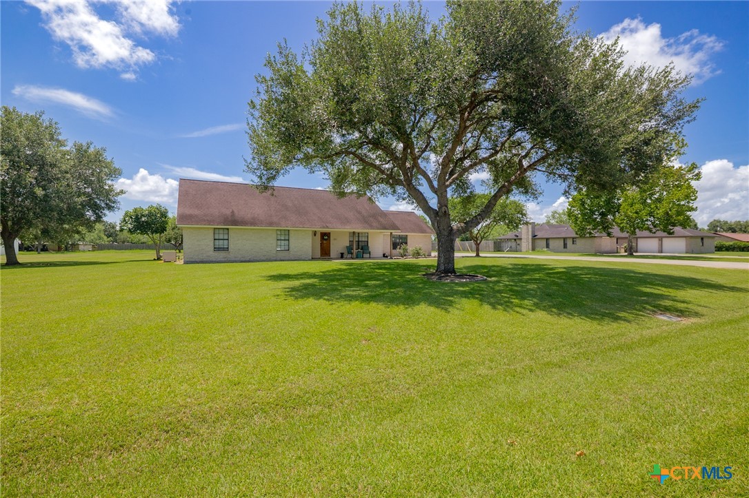 301 Crawford Drive Property Photo 2