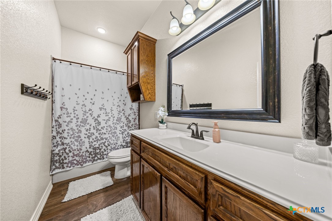 1124 Dark Wood Drive Property Photo 11