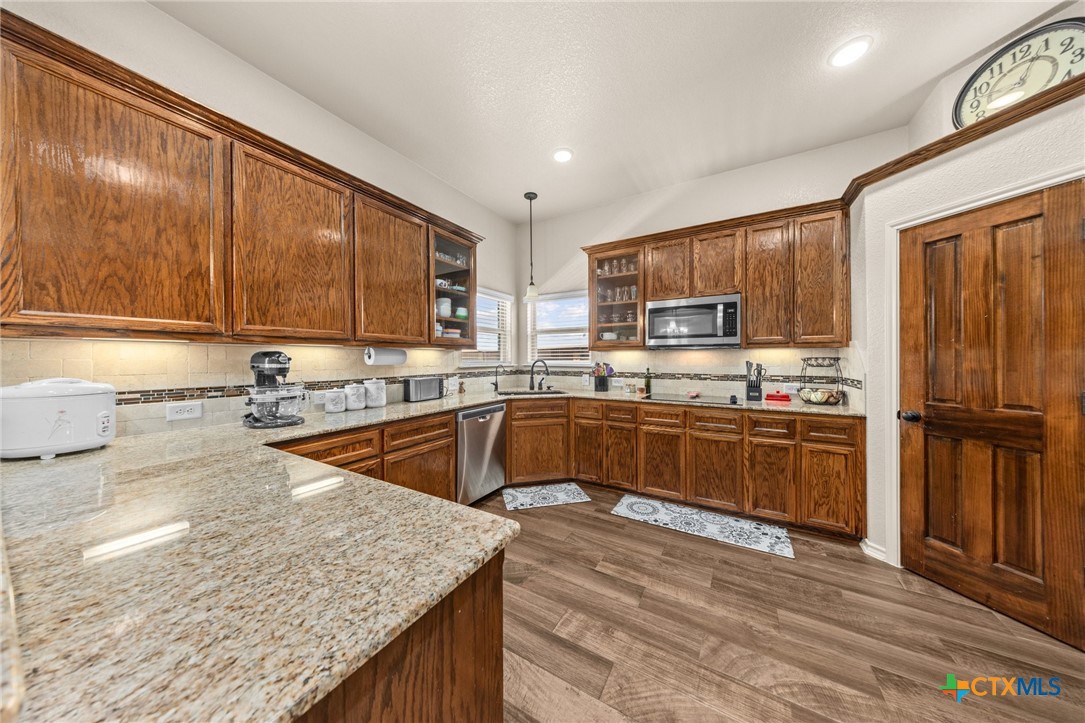 1124 Dark Wood Drive Property Photo 40