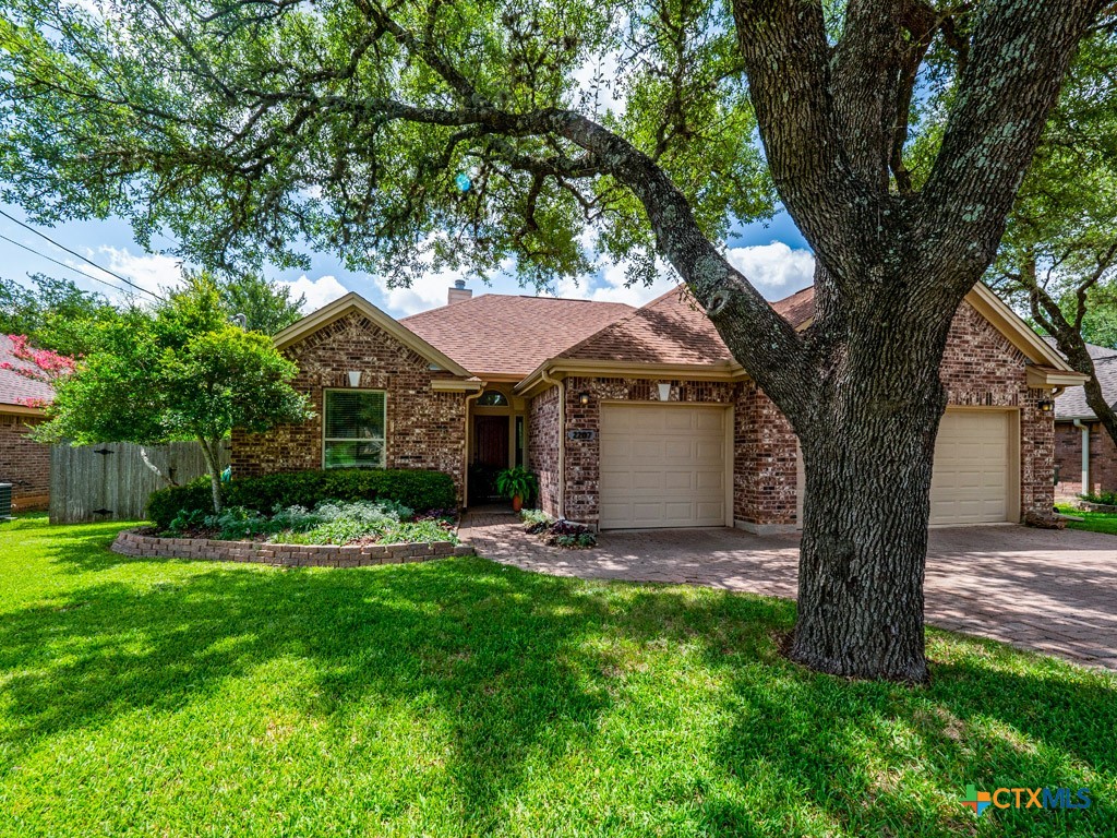 2207 Stonehaven Property Photo 1