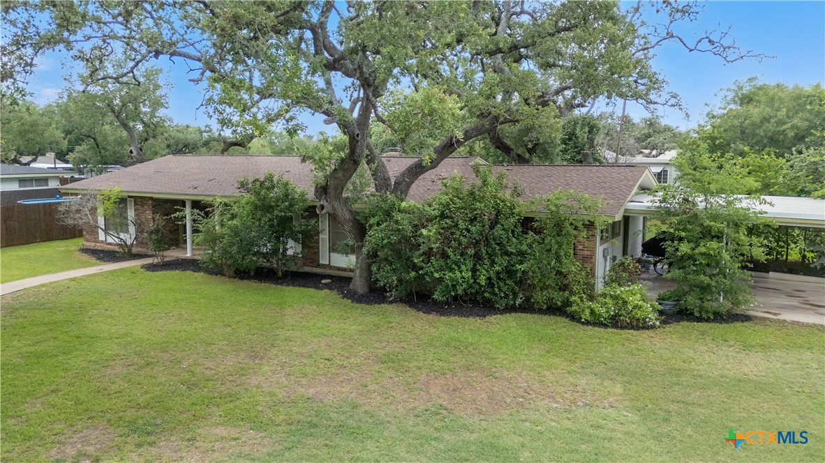 204 W Johnson Street Property Photo 1