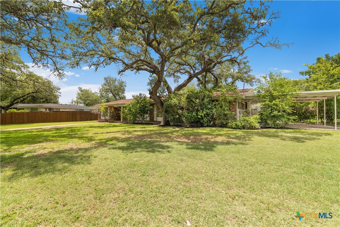 204 W Johnson Street Property Photo 2