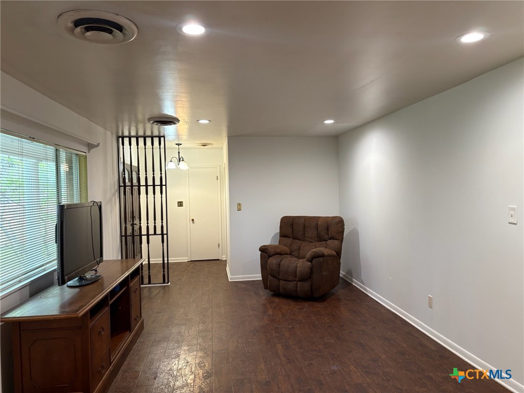 204 W Johnson Street Property Photo 5